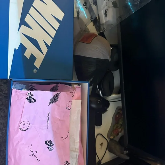 Brand new Travis Scott fragments never worn. Negotiable price.